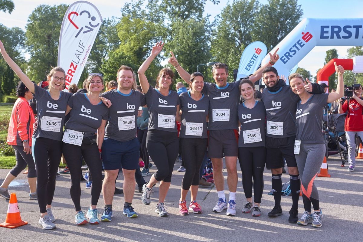 be- & -ko: Das gesamte Beko Laufteam am Wiener Herzlauf 2019