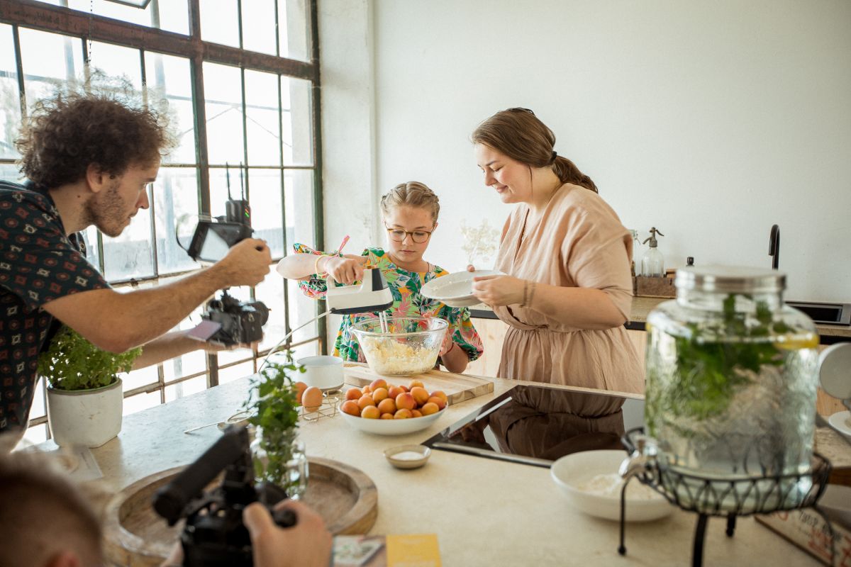 Märchenhafte Rezepte: Making-of von Mara Hohla kocht für elektrabregenz. 